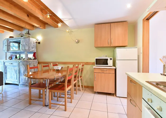 Gîte Pâquerettes avec Jardin